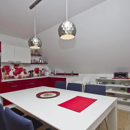 Apartment Ferienhaus Gisela Ferienwohnung Vilmblick Neuendorf (Rugen)