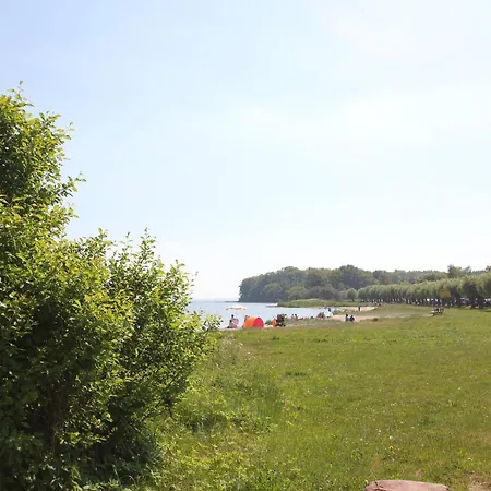 Ferienhaus Gisela Ferienwohnung Vilmblick Neuendorf (Rugen)