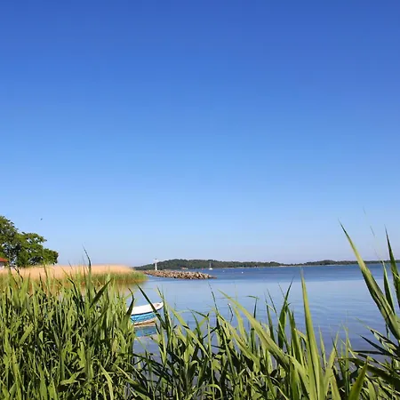 Ferienhaus Gisela Ferienwohnung Vilmblick Neuendorf (Rugen)