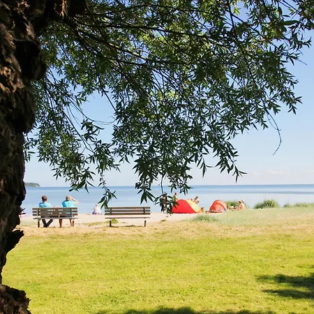 Ferienhaus Gisela Ferienwohnung Vilmblick * Neuendorf (Rugen)